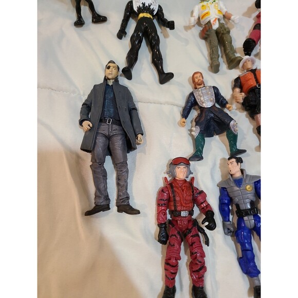 Action Figure Lot - Picture 5 of 6